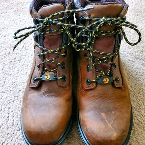 Women's safety toed boots